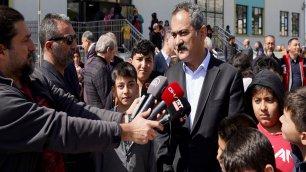 MINISTER OZER ASSESSES THE EDUCATIONAL PROCESS IN THE DISASTER REGION